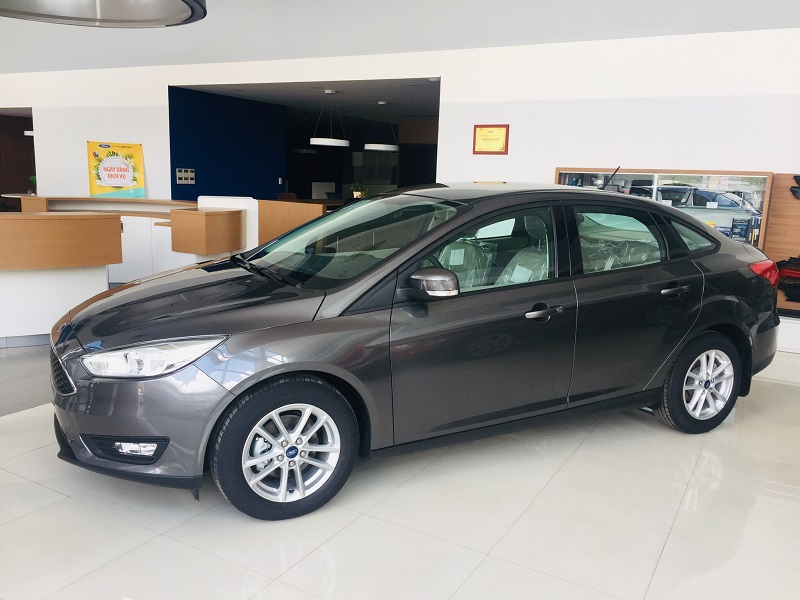 xe-ford-focus-trend-4d