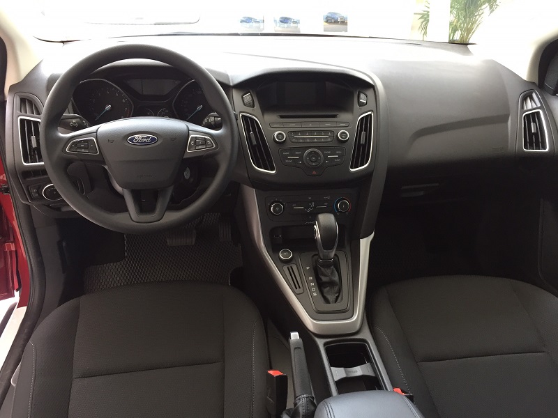 nội thất xe ford focus trend